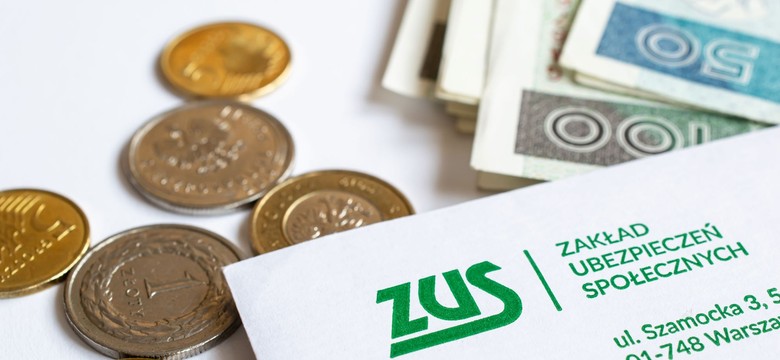 Nawet o 2442,58 zł wyższa wypłata z ZUS dla seniorów. Takie dodatki przysługują do emerytury lub renty