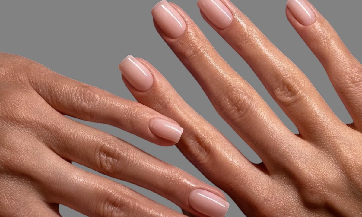 Ten hit z rozmarynem uratuje cienkie jak papier paznokcie. Zapomnisz o hybrydzie!