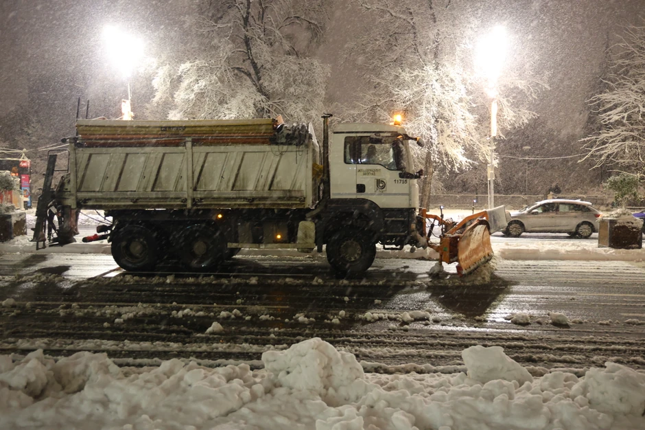 Čišćenje Trga Nikole Pašića