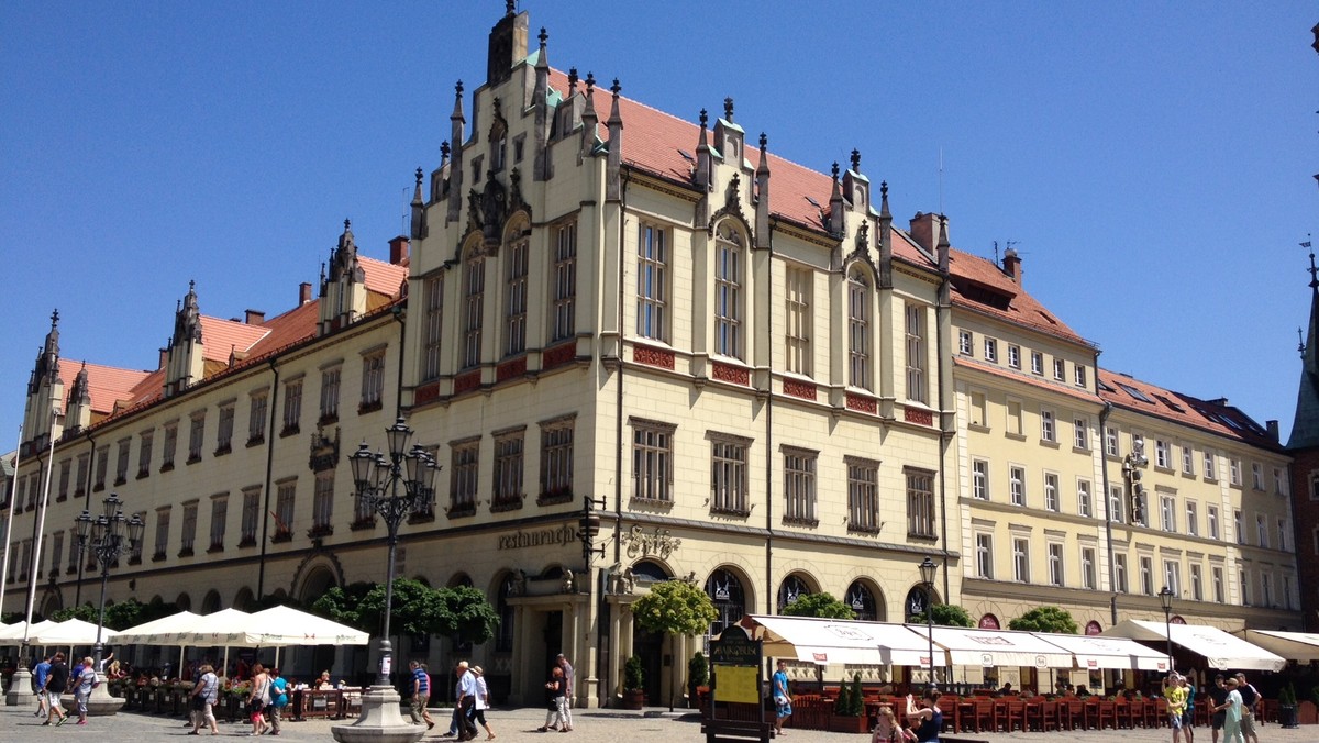 Do tej pory tylko się przyglądali. Teraz postanowili wziąć sprawy w swoje ręce. Gmina Wrocław pozwała do sądu spółki zarządzające siecią klubów nocnych. Chodzi o dwa lokale – Passion i Princess, które działają w Rynku (dawne "Cocomo").