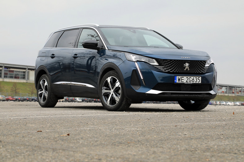 Peugeot 5008 po liftingu to nadal SUV z cechami vana