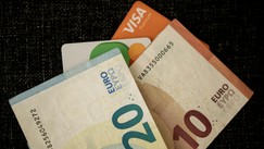 Keš, kartica ili mobilni telefon? 