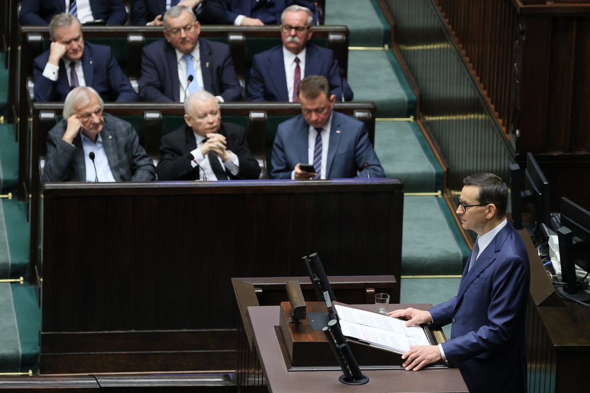 Premier Mateusz Morawiecki na sali obrad Sejmu w Warszawie, 11 bm. Premier Morawiecki przedstawia posłom program działania Rady Ministrów z wnioskiem o udzielenie jej wotum zaufania.