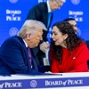 Donald Tramp i tadašnja predsednica tzv. Kosova Vjosa Osmani na ceremoniji osnivanja Odbora za mir u januaru u Davosu