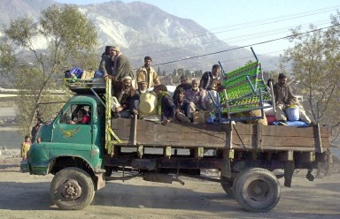 PAKISTAN-QUAKE-SASIA-SURVIVORS