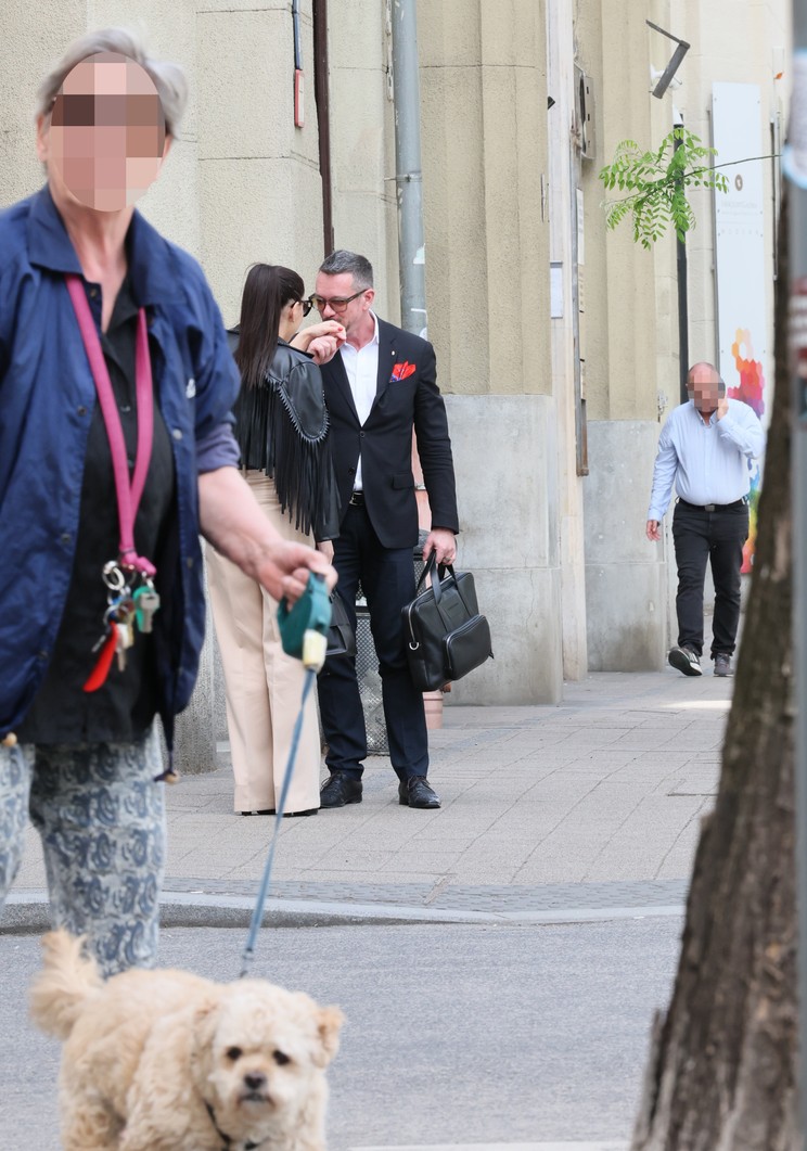 A feltételezett randi végén az 50 éves milliárdos igazi úriemberhez méltóan még kezet is csókolt Tündének