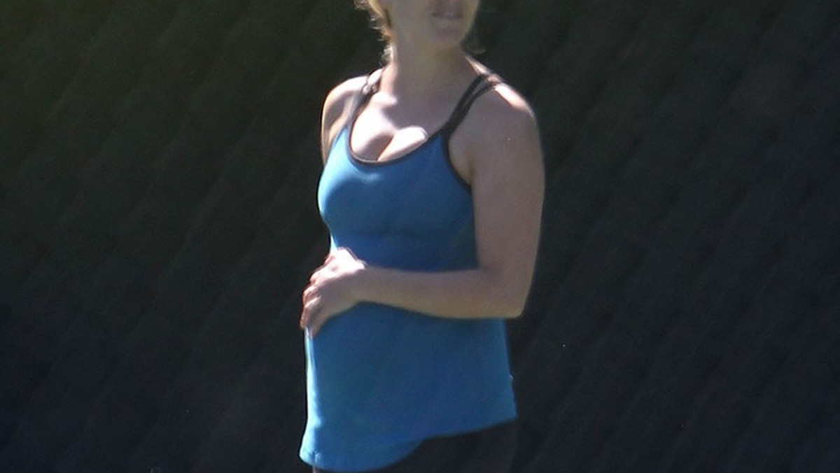Ciężarna Reese Witherspoon gra w tenisa