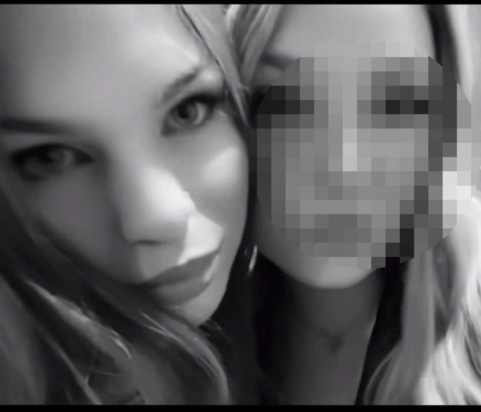 Ana Radović sa drugaricom