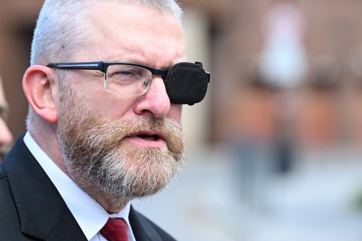 Grzegorz Braun na konferencji prasowej. Europoseł wypowiedział się nt. próby odebrania mu immunitetu przez prokuraturę