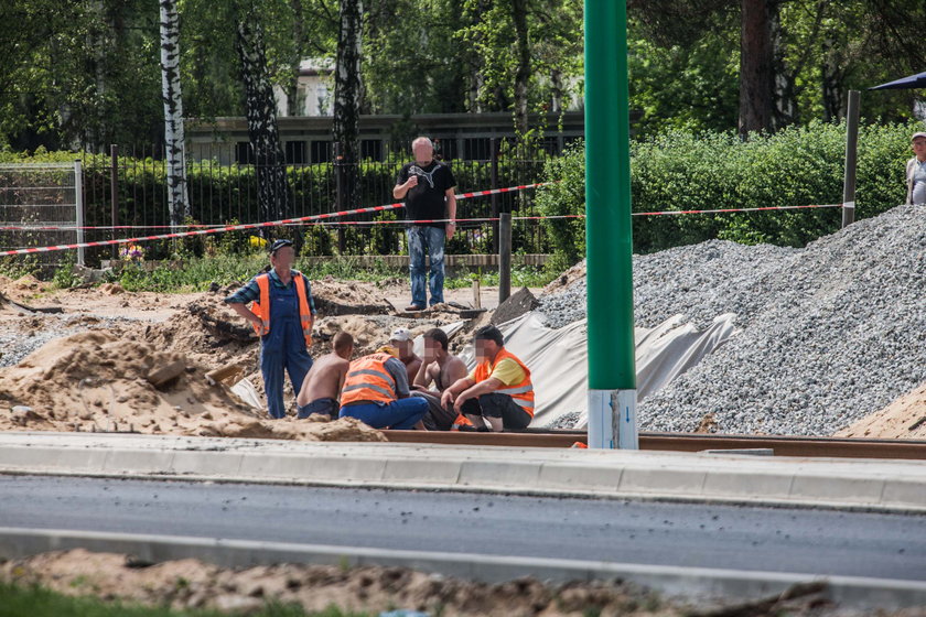 Robotnicy nawet tuż przed końcem pracy korzystają z przerwy