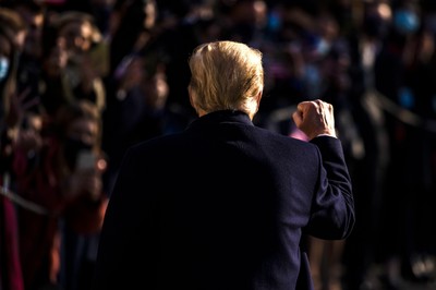 Nie wszyscy rezygnują ze współpracy z Trumpem. „Donald z Dubaju” chce robić z nim więcej interesów