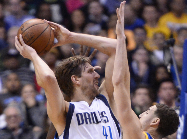 Liga NBA: 40 punktów Nowitzkiego. Thunder czwartym zespołem w play off