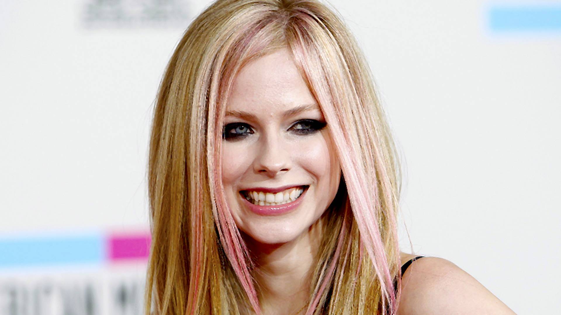 Avril Lavigne po piatich rokoch vydá nový album. Bude o jej boji s chorobou