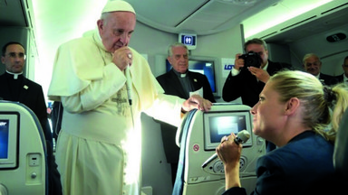 Polka przemierza świat z papieżem. Nigdy nie zapomni Lampedusy