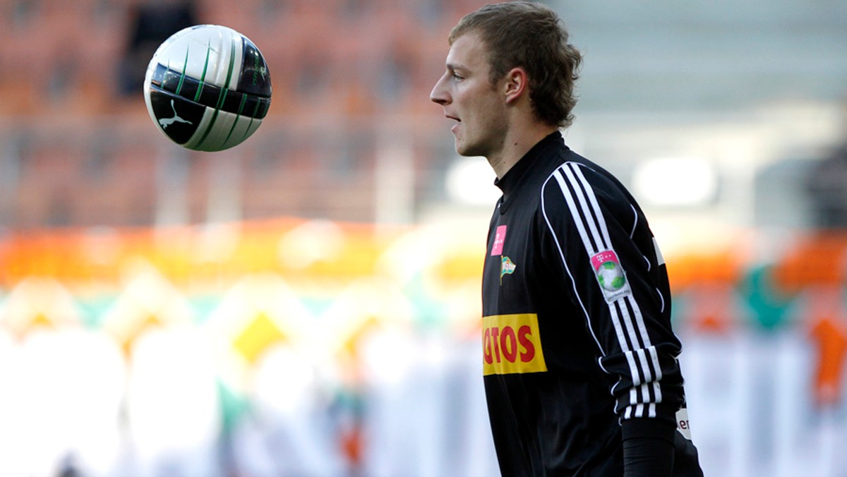 Tuż po podpisaniu kontraktu zapowiadał, że zwojuje rozgrywki Serie A, tymczasem sezon rozpoczął jako rezerwowy w Udinese. Wojciech Pawłowski, bo o nim mowa, będąc zdeterminowanym w walce o miejsce w podstawowym składzie włoskiej drużyny wysłał do Polskiego Związku Piłki Nożnej pismo, w którym poprosił o niepowoływanie go do reprezentacji Polski do lat 21...