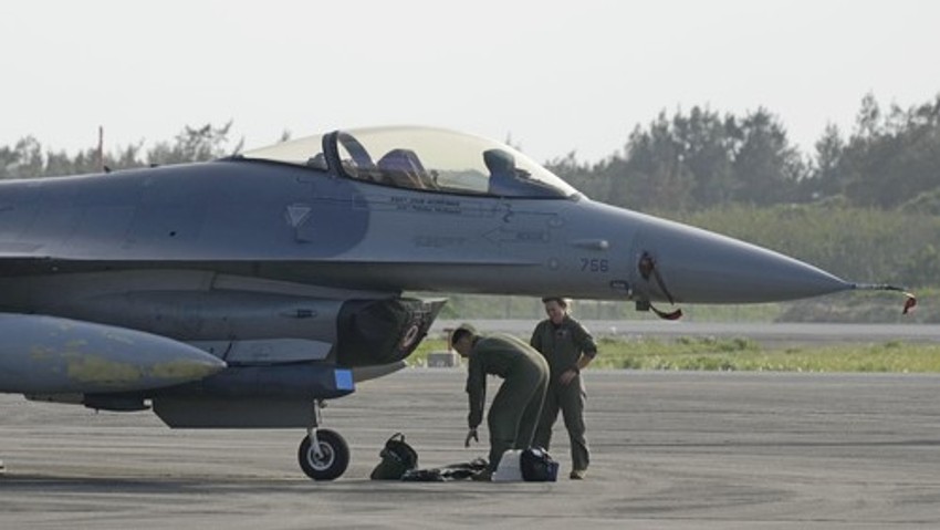 F-16 avion