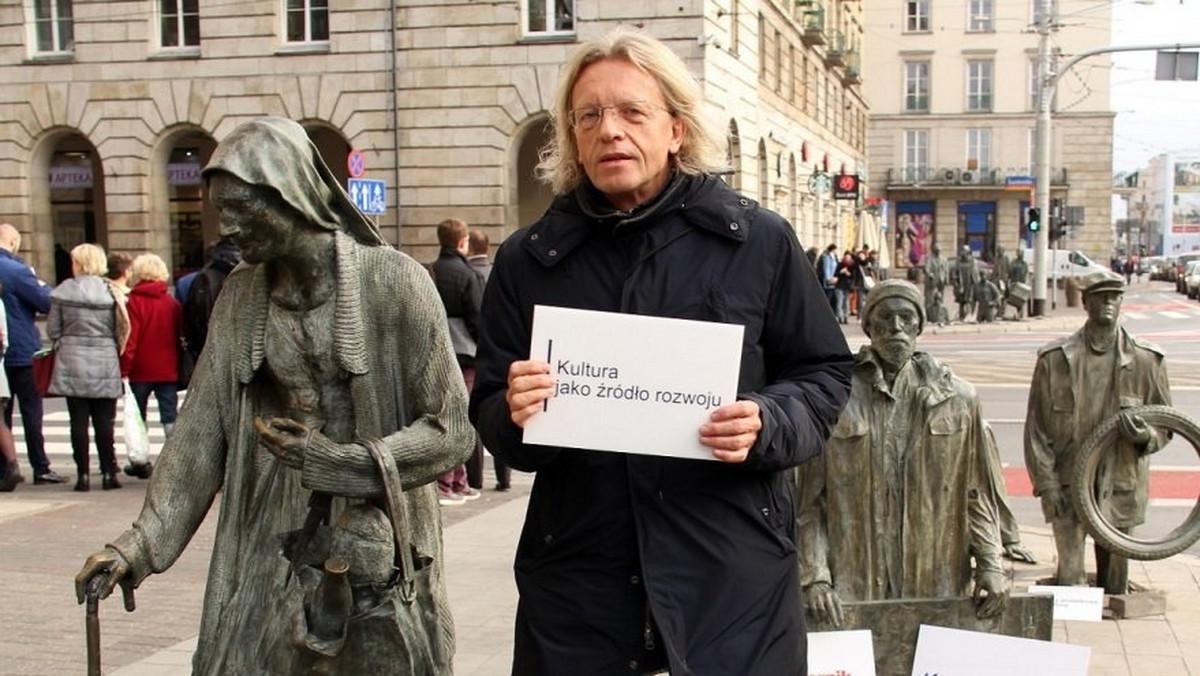 Krzysztof Mieszkowski, wrocławski lider .Nowoczesnej namawiał mieszkańców do głosowania pod pomnikiem symbolizującym zmiany. W czasie rozmów z wrocławianami kandydat na posła, który jest jednocześnie dyrektorem Teatru Polskiego przekonywał, że kultura jest równie ważna jak gospodarka. A jeszcze dziś stolicę Dolnego Śląska odwiedzi lider .Nowoczesnej Ryszard Petru.