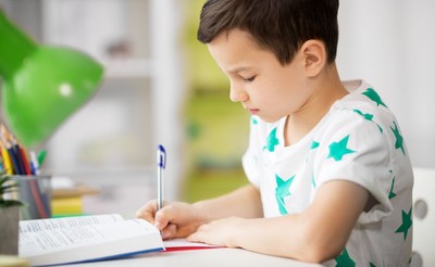 Zadawanie prac domowych. Jakie przepisy obowiązują w innych krajach?