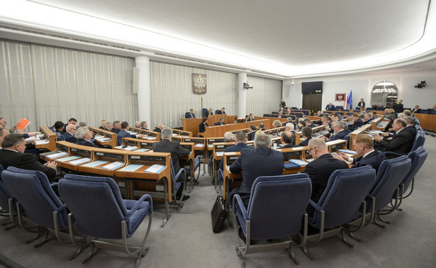 Poprawki złożyło w sumie kilkunastu senatorów PO oraz niezależny senator Marek Borowski.