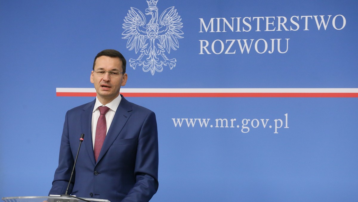 Marszałek pomorski Mieczysław Struk zwrócił się dziś do wicepremiera, ministra rozwoju i finansów Mateusza Morawieckiego z wnioskiem o podjęcie działań na rzecz uruchomienia wsparcia z Funduszu Solidarności UE na usuwanie skutków nawałnicy, która przeszła nad regionem miesiąc temu.