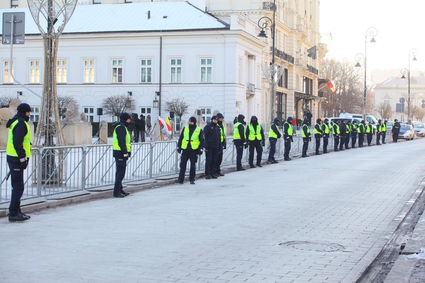 Miesięcznice kosztują tyle, co zadyma kiboli