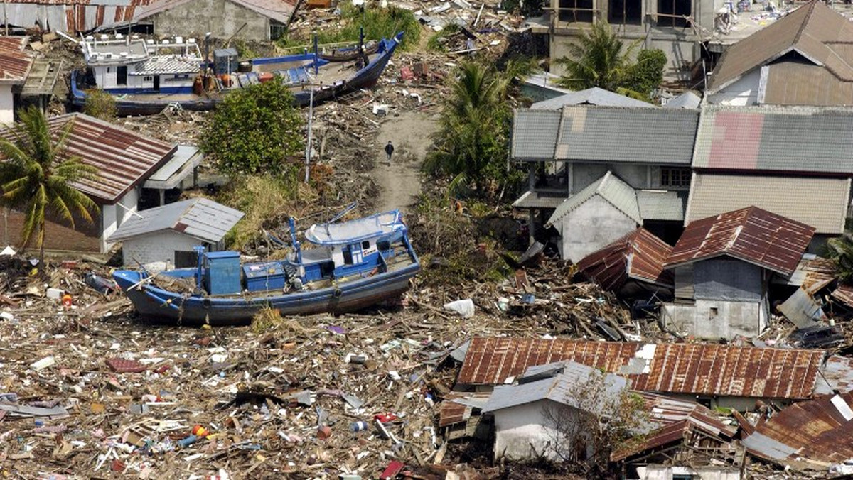 TSUNAMI INDONESIA