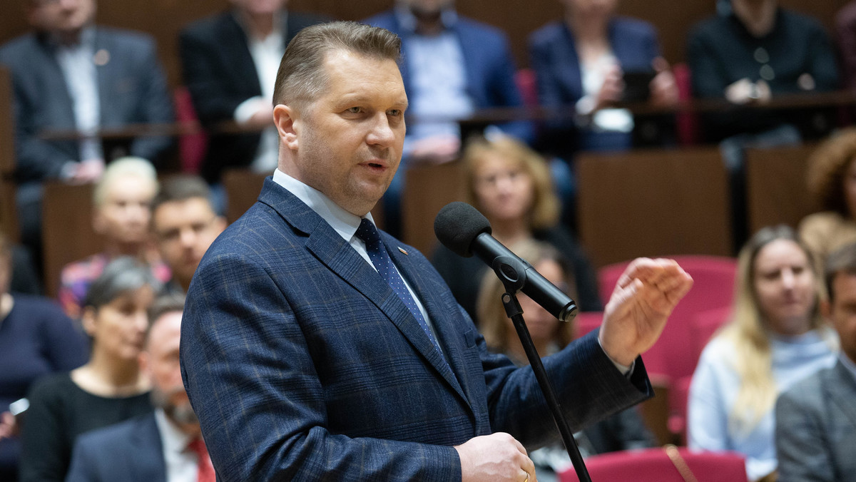 Matura 2023. Przemysław Czarnek ogłosił listę pytań z języka polskiego