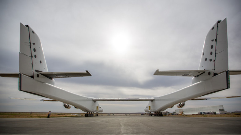 Stratolaunch Roc - największy samolot świata