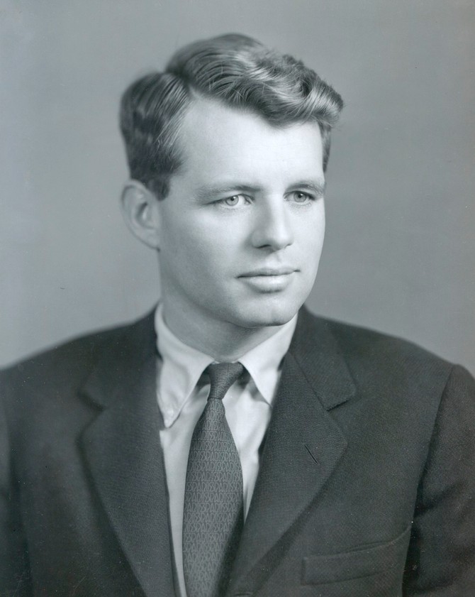 Robert F. Kenedi 