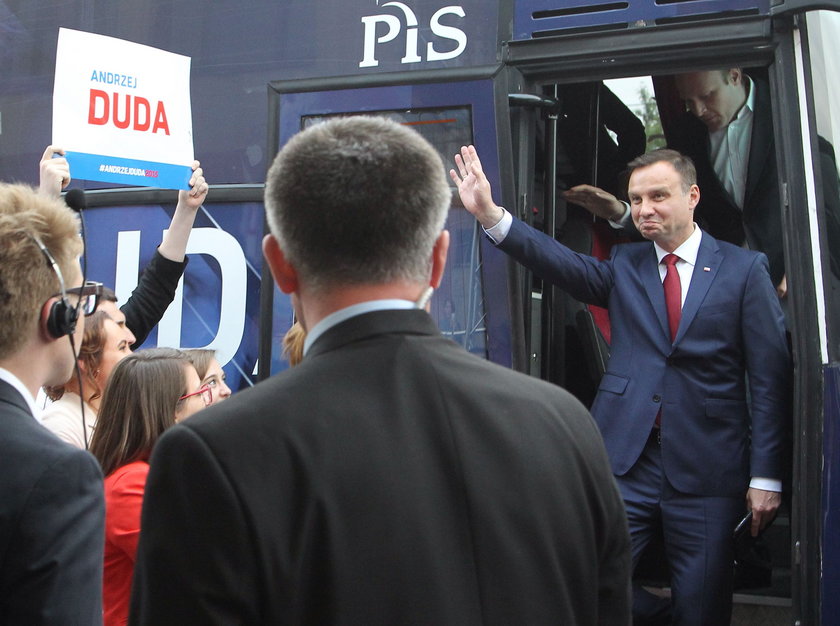 Duda kontra Komorowski! Kto wygrał debatę w TVN