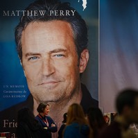 Matthew Perry: boldog és józan volt a halála előtt a Jóbarátok sztárja