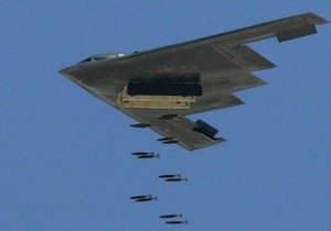 Američki bombarderi B-2 koji mogu da nose moćnu bombu od 13,6 tona | Foto: Getty Images
