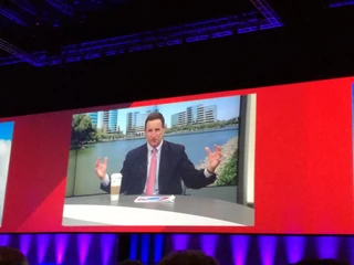  Mark Hurd, prezes Oracle podczas konferencji w OpenWorld w Londynie. 