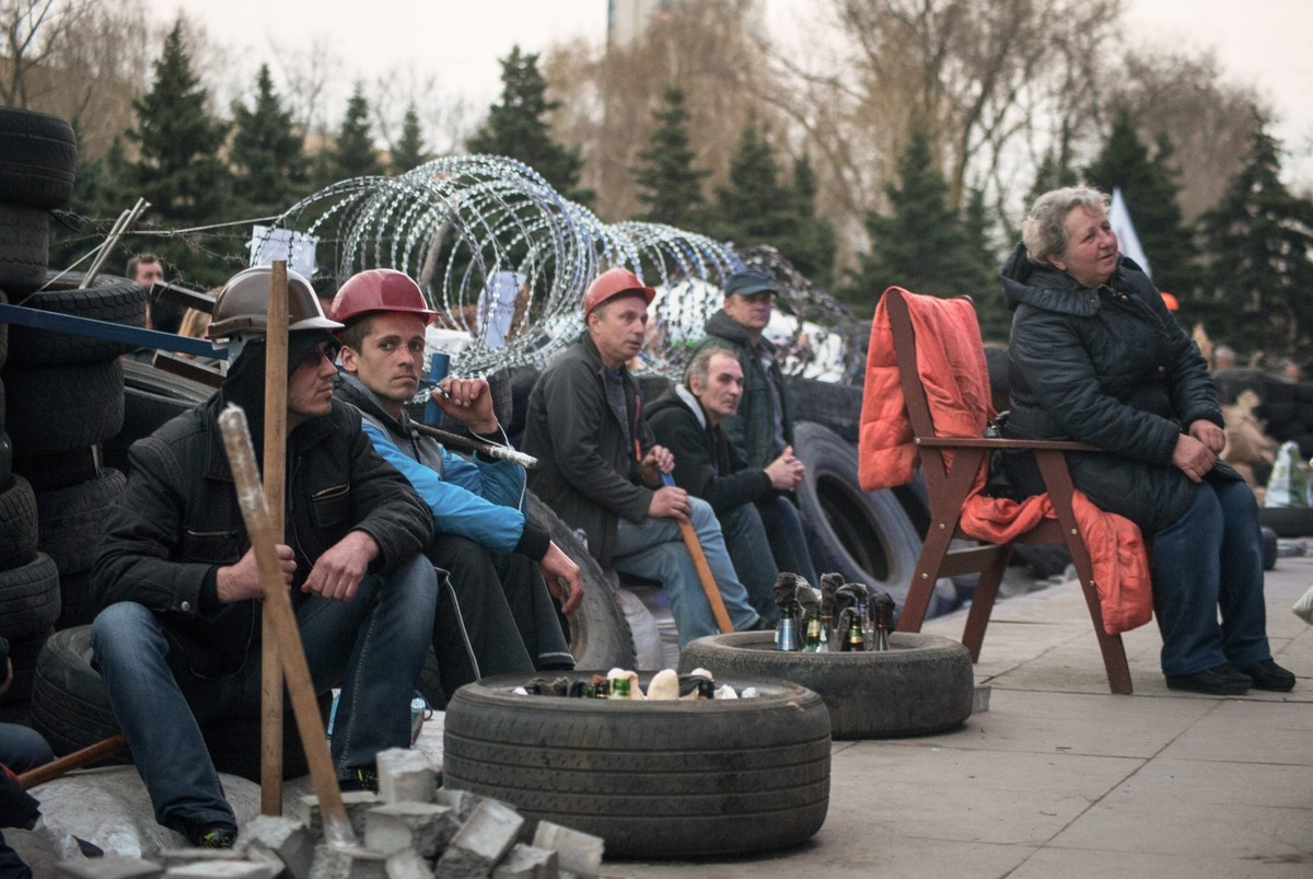 Prorosyjscy protestujący w Doniecku