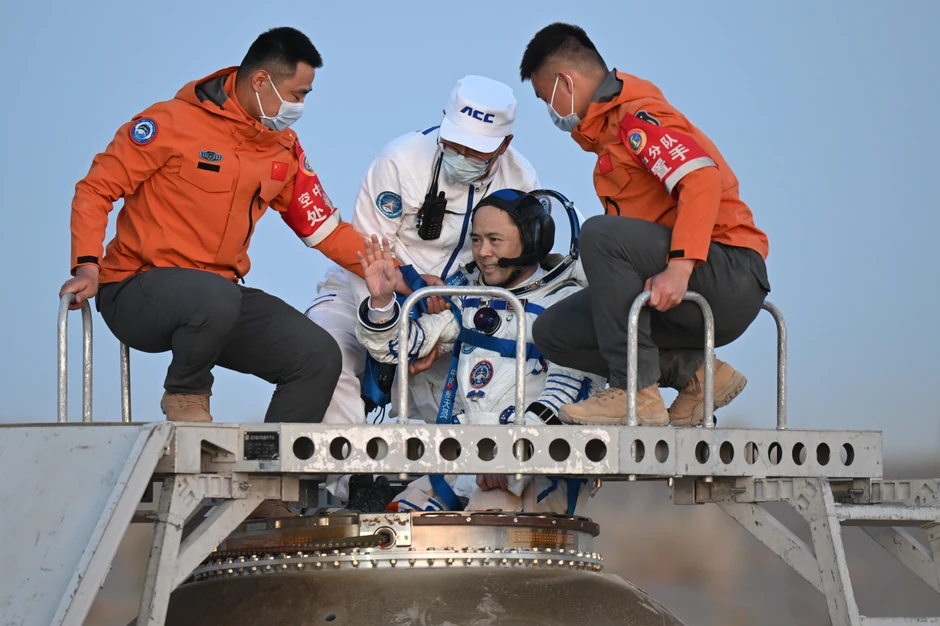 Kineski astronauti iz misije Šendžou-21 sleteli na Zemlju