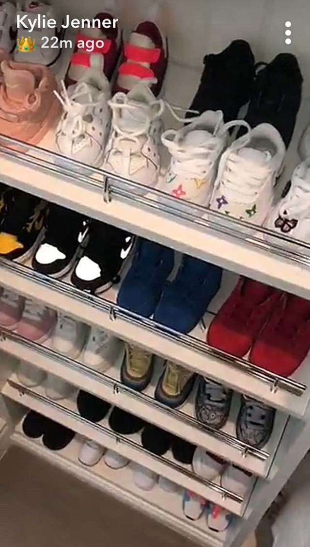 Stormi méregdrága cipellői