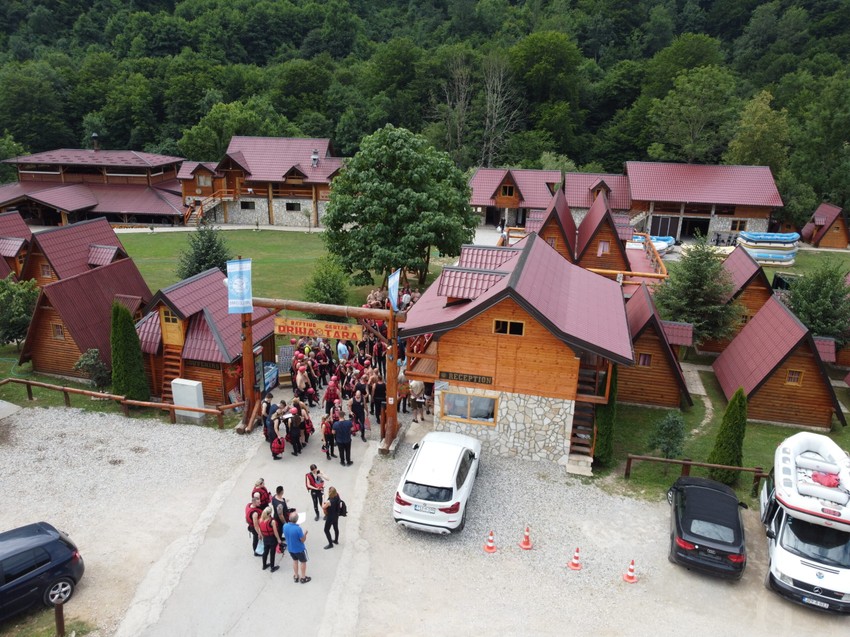 rafting-Tara-kamp Srpska-info-foto-M-Jakovljevic-ringier-1-scaled