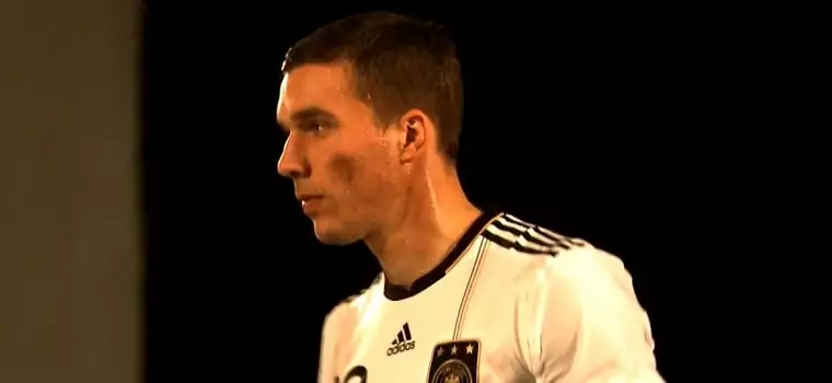 Łukasz Podolski opowiada o Pure Football, pozuje do zdjęć [wideo]