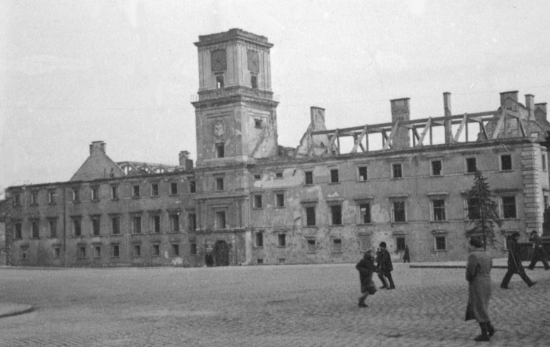 Ruiny Zamku Królewskiego w Warszawie w czasie niemieckiej okupacji