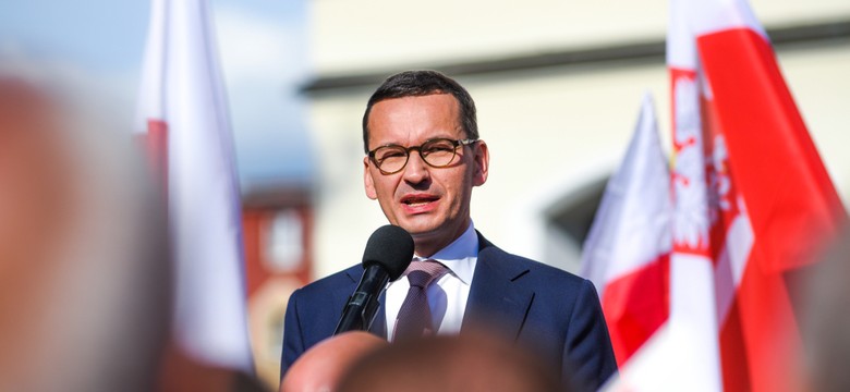 "Bandyci z AK". Morawiecki oburzony nową tablicą w Hucie Pieniackiej