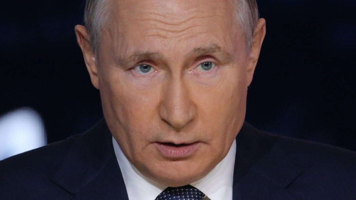 Władimir Putin jeszcze miesiąc temu był zainteresowany dyplomatycznym rozwiązaniem konfliktu z Ukrainą. Teraz porzucił tę nadzieję, a Rosja przygotowuje się do wdrożenia "strategii land–grab", polegającej na zajęciu jak największego terytorium – pisze "Financial Times", powołując się na własne źródła. W ocenie dziennika prezydent Rosji chce za wszelką cenę wyjść z konfliktu jako zwycięzca. 