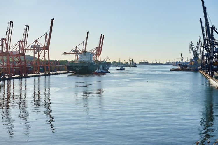 Kontenerowiec MSC Charleston w Gdyni . <br><br>fot. (aw/zuz) PAP/Adam Warżawa