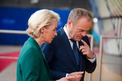 Niemiecki dziennik pisze o "politycznej transakcji" między Tuskiem a von der Leyen