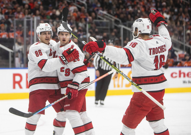 Radość hokeistów Carolina Hurricanes