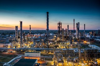 „Małą szalupą trudno dopłynąć do portu”