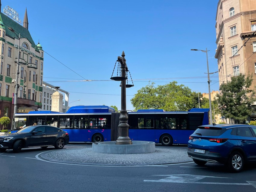 Vaga sa dva tasa osvanula na Terazijama 
