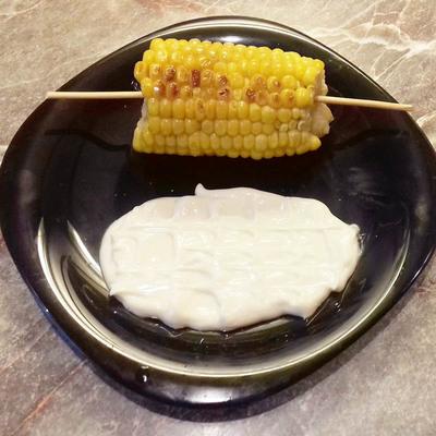 Grillezett kukorica pikáns majonézes mártással 