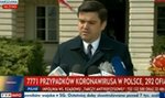 Rzecznik ministerstwa zdrowia wyszedł do dziennikarzy bez maseczki. Tak się tłumaczył