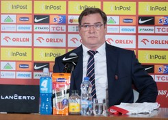 Jan Urban szykuje sensacyjne powołanie do kadry. To on będzie największym wygranym zmiany selekcjonera