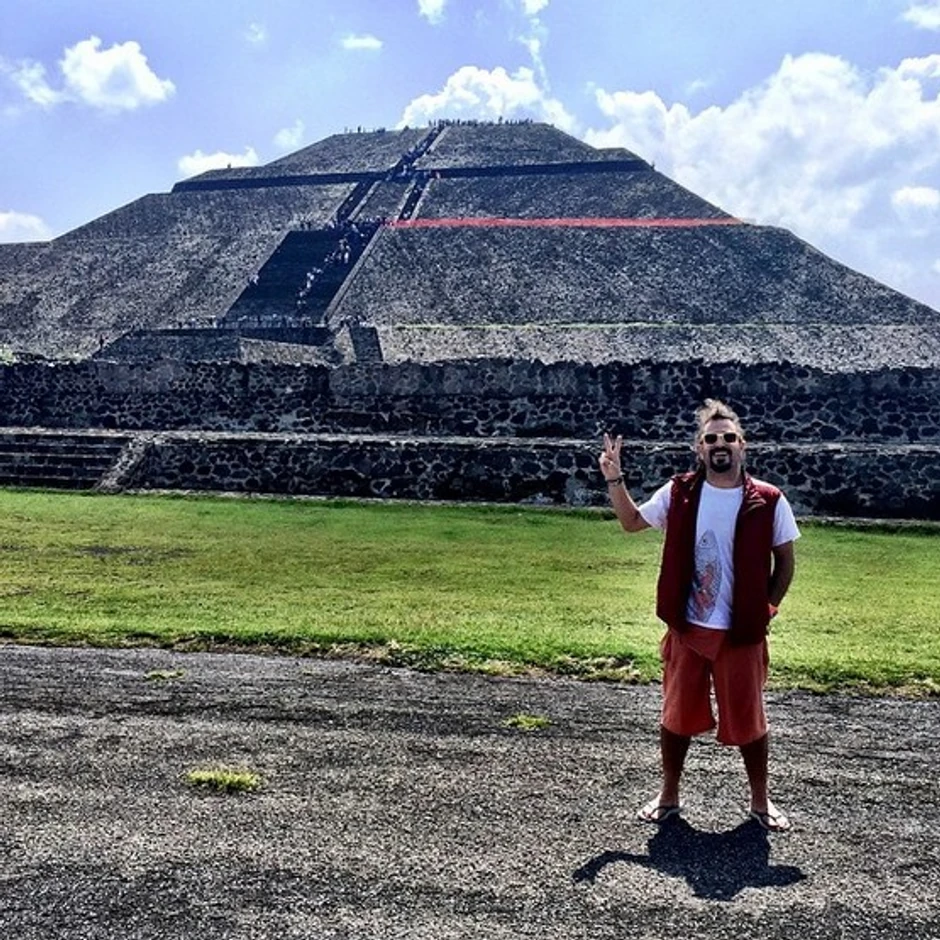 Piramide, ali u Meksiku